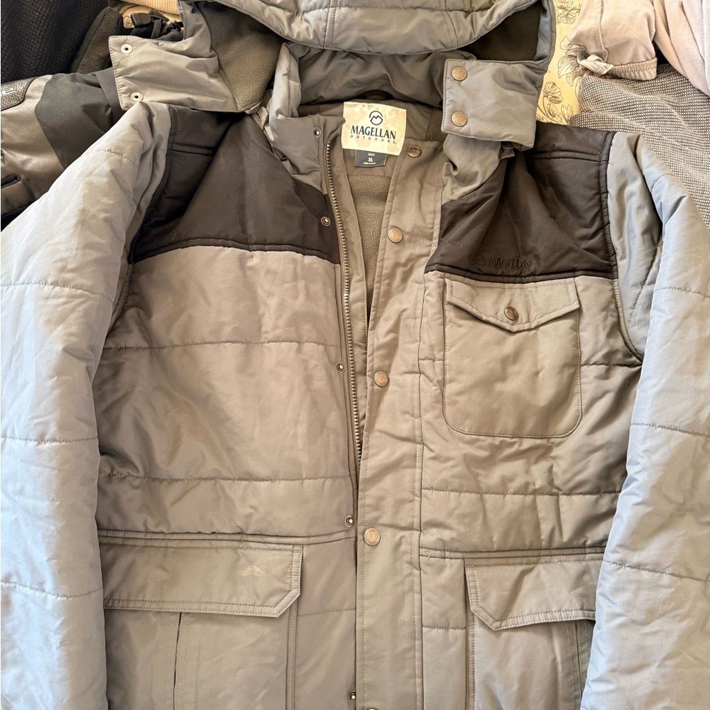 Magellan Outdoors Men's Gray Jacket